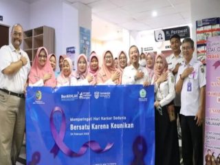 Lawan Kanker dengan Harapan: RSUD dr. Iskak Tulungagung Tebar Bunga, Bangkitkan Semangat Pejuang Kanker