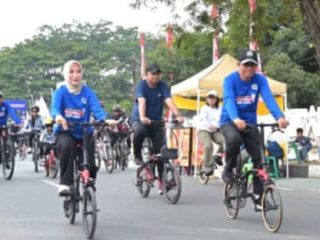 Gubernur Sulteng Anwar Hafid Lepas Peserta Fun Walk dan Fun Bike Sulteng Nambaso