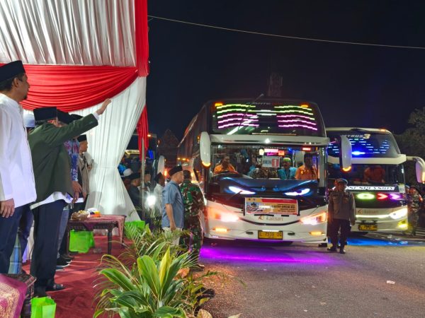 Jemaah Calon Haji Sumenep Mulai Diberangkatkan Menuju Tanah Suci Mekkah