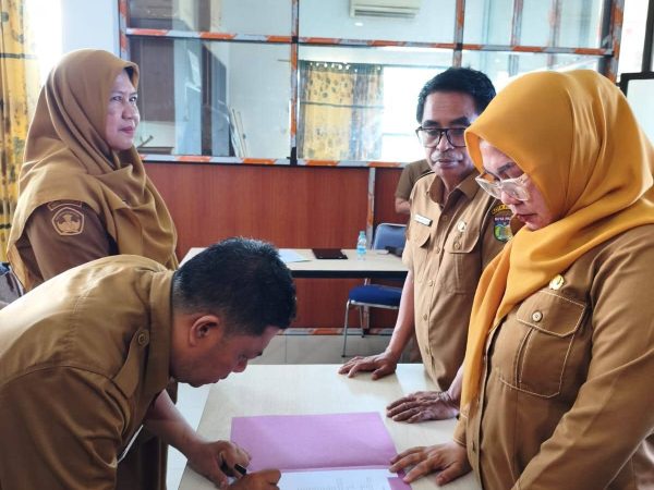 Acara Serah Terima Jabatan Kepala Sekolah Yang Dibuka Langsung oleh Kepala Dinas Pendidikan dan Kebudayaan Kota Palu