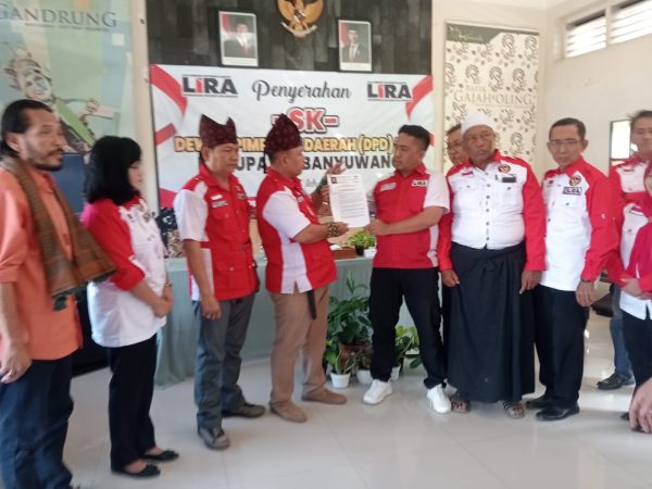 Terima SK, Bupati Lyra Banyuwangi Gery Oktavian Siap Besarkan Organisasi