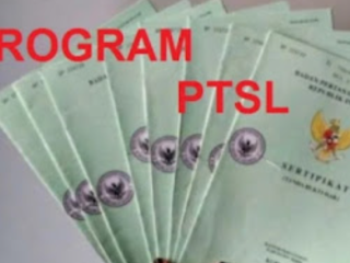 Kades Banjar Wati Seolah Ada Kesibukan, Bungkam Saat Di Konfirmasi Tentang Pungli Program PTSL