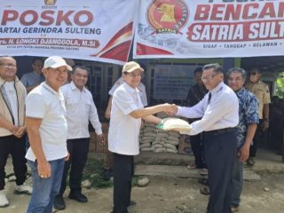 Longki Djanggola Serahkan Bantuan dan Tinjau Rumah Rusak Akibat Gempa di Sigi
