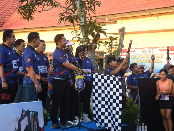 Bhayangkara Run Jadi Simbol Sinergi, Bupati dan Kapolres Ajak Warga Budayakan Hidup Sehat