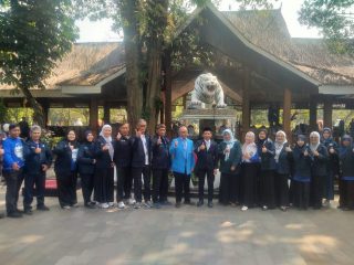 Bupati Purwakarta Lepas Mahasiswa KKN Universitas WIKARA untuk Pengabdian kepada Masyarakat