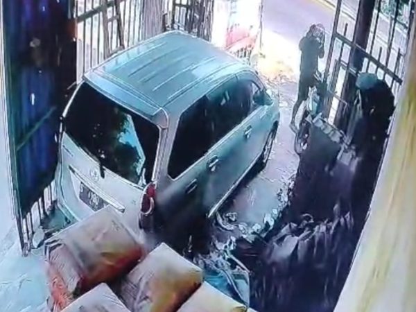 Diparkir Depan Toko Bangunan, Motor Vario Raib Di Curi Maling
