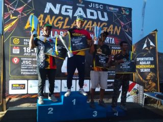Polres Purwakarta Kawal Penutupan Turnamen Bupati Cup Ngadu Langlayangan, Ajak Masyarakat Lestarikan Budaya dengan Tetap Utamakan Keselamatan