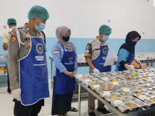 Pastikan Makanan Bergizi Aman Dikonsumsi, Sidokkes Polres Purwakarta Periksa Kelayakan Menu SPPG