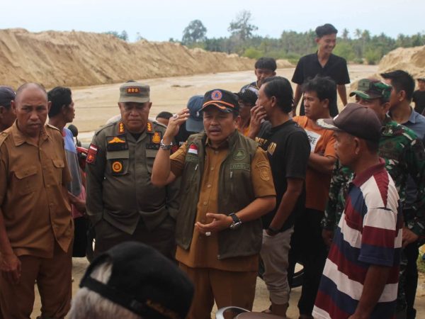Wabup Abdul Sahid Turun ke Lokasi Banjir Air Panas, Janji Turunkan Alat Berat dan Normalisasi Jalan Serta Sungai