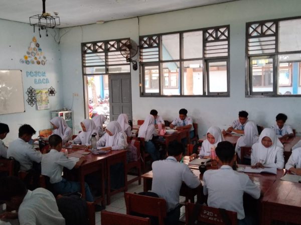 Revitalisasi Mendukung Sarana Prasarana Kegiatan Belajar Mengajar