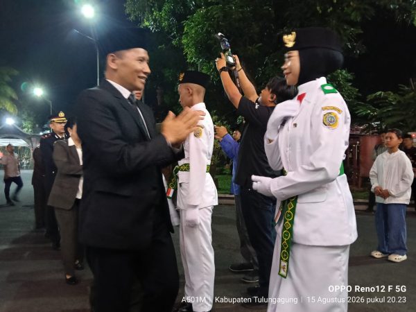 "77 Putra-Putri Terbaik Dikukuhkan, PLT Bupati: Jadilah Paskibraka yang Membanggakan"Di Hadapan Bendera Merah Putih, Harapan dan Doa Tertitip Pada Generasi Muda Tulungagung