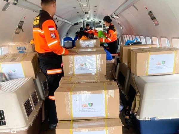 Polri Kembali Kirim K9, Obat-obatan dan 3,4 Ton Bantuan ke NTT
