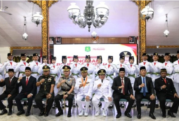 Bupati Sumenep Secara Resmi Mengukuhkan Paskibraka Sumenep Untuk Upacara HUT Ke-81 Kemerdekaan Republik Indonesia