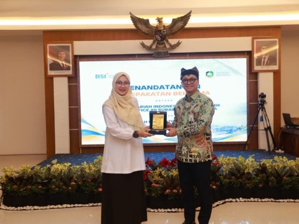 Jalin MoU, Pemkab Gandeng BSI Perkuat Upaya Pengentasan Kemiskinan di Banyuwangi