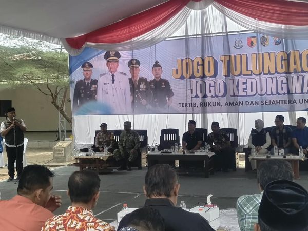 Di Desa Tapan, Jogo Tulungagung Kecamatan Kedungwaru Bahas Tuntas KTP Elektronik!